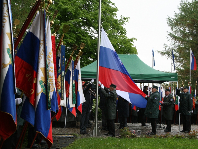 Dvig slovenske zastave